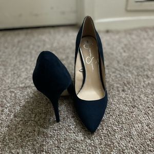 Royal blue pointed heels.